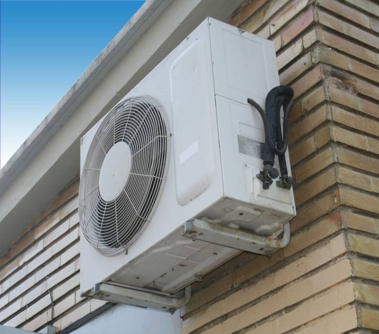 B & J Heating & Air Conditioning logo